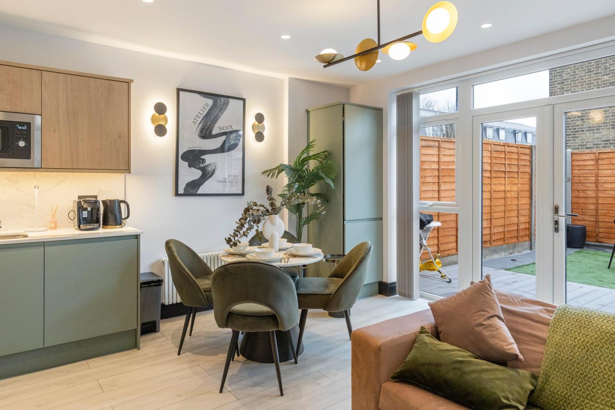 ロンドンUnwind In Style 2Br With Cozy Backyard For Groupsアパートメント エクステリア 写真