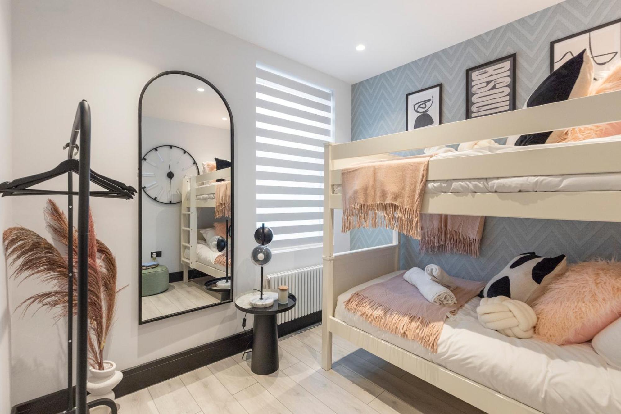 ロンドンUnwind In Style 2Br With Cozy Backyard For Groupsアパートメント エクステリア 写真