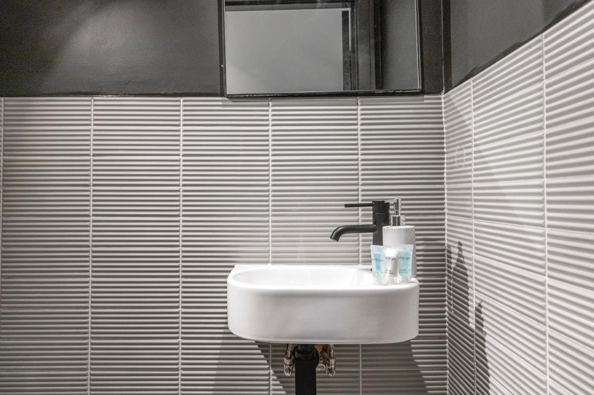 ロンドンUnwind In Style 2Br With Cozy Backyard For Groupsアパートメント エクステリア 写真