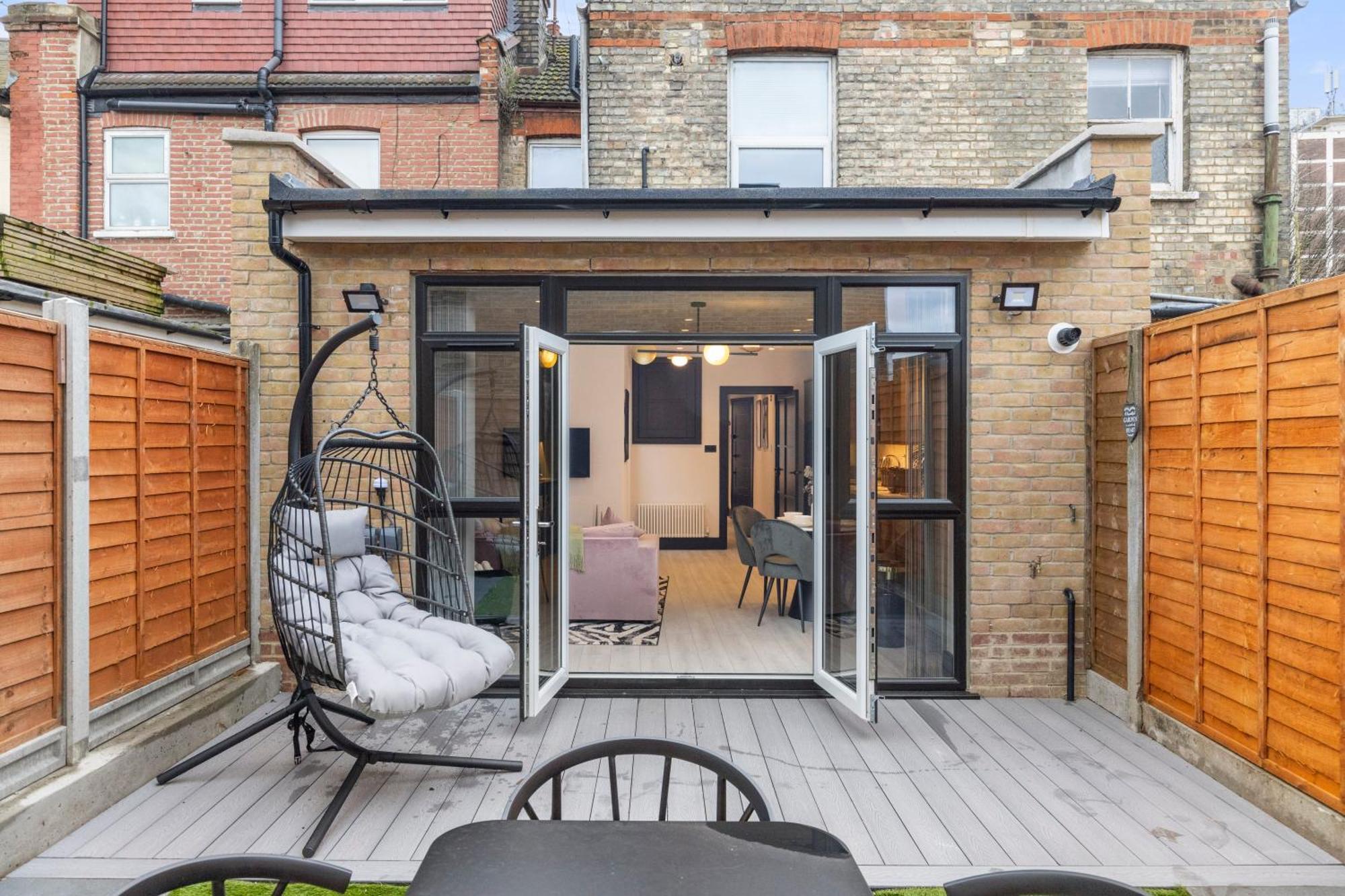 ロンドンUnwind In Style 2Br With Cozy Backyard For Groupsアパートメント エクステリア 写真