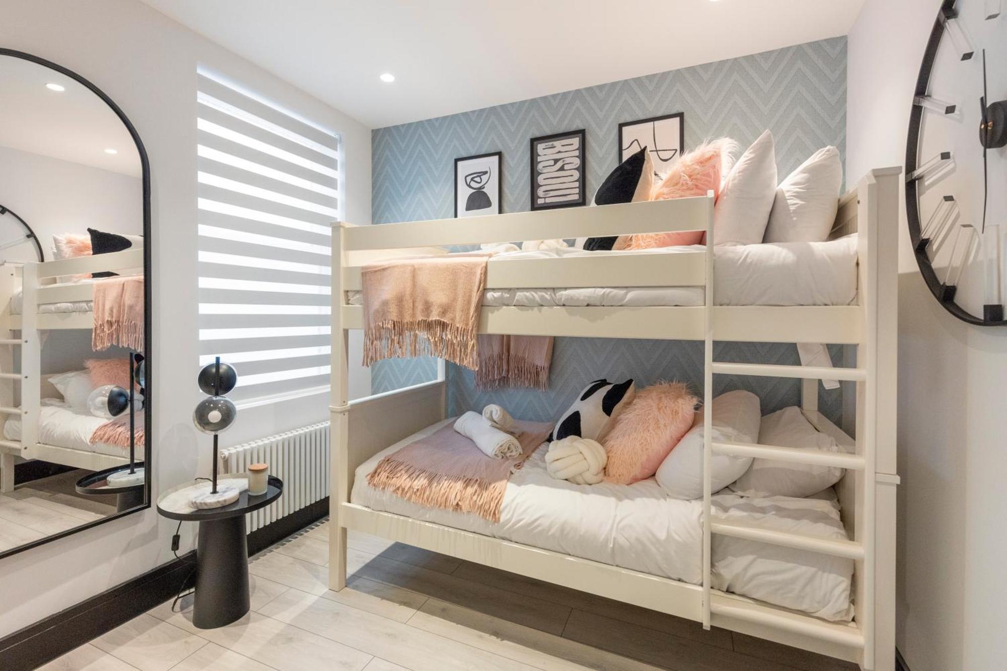 ロンドンUnwind In Style 2Br With Cozy Backyard For Groupsアパートメント エクステリア 写真