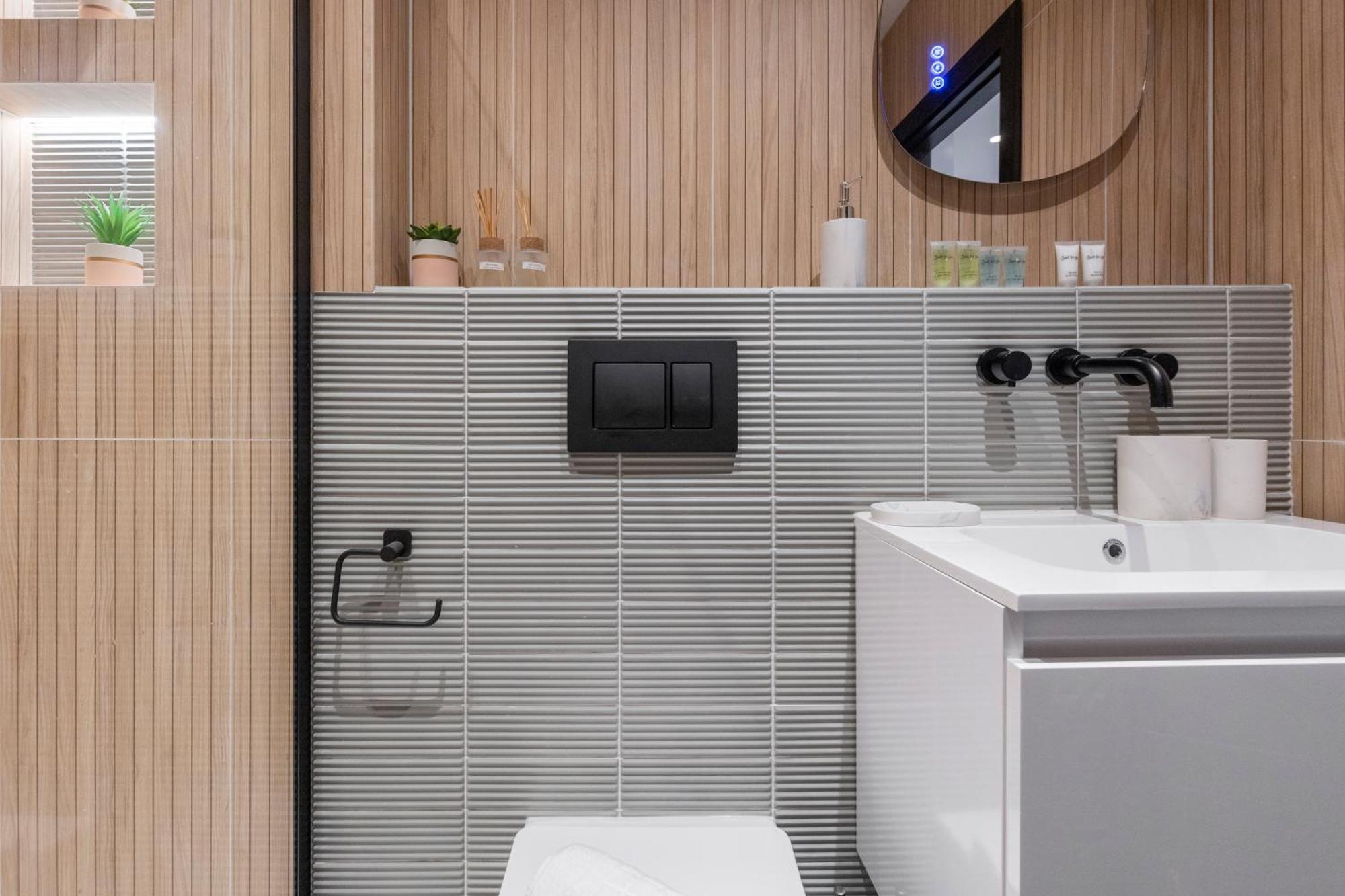 ロンドンUnwind In Style 2Br With Cozy Backyard For Groupsアパートメント エクステリア 写真